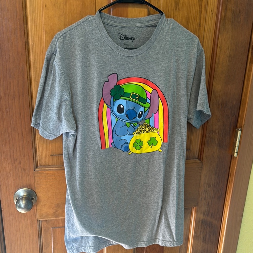 Disney Stitch St Patricks day Shirt size Large